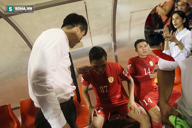 'Công Vinh thay đồ vào đá đi!'