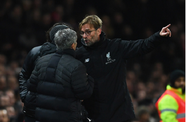 Tiết lộ nguyên nhân khiến Mourinho và Klopp suýt 'tẩn nhau'
