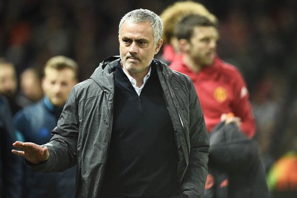 MU trả gấp đôi số tiền mua Pogba cho một cầu thủ