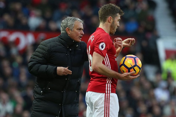Man Utd đạt thỏa thuận chiêu mộ tiền vệ thay Carrick