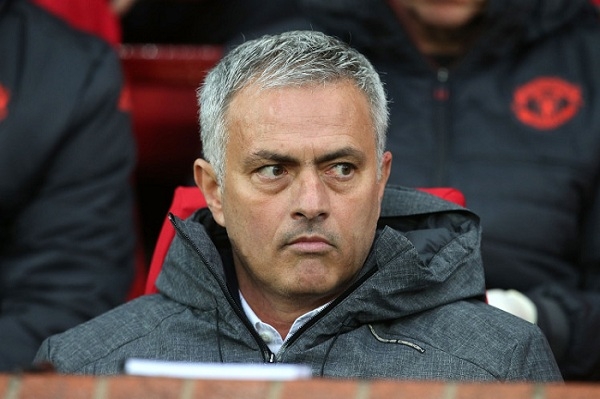 HLV Mourinho thừa nhận điều khiến CĐV Man Utd lo lắng