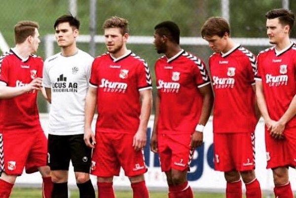 Trung vệ người Đức khó đến V-League vì rắc rối thủ tục