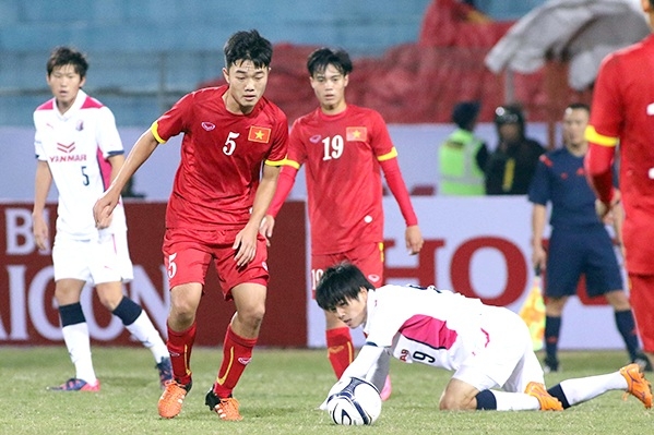 Xuân Trường đá cặp với cựu sao Atletico Madrid