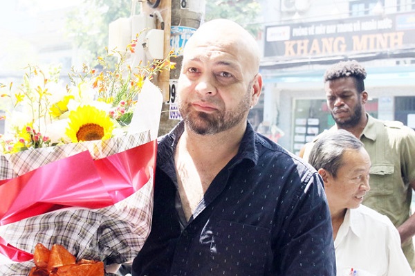 Flores bái Huỳnh Tuấn Kiệt làm sư phụ với 1 điều kiện
