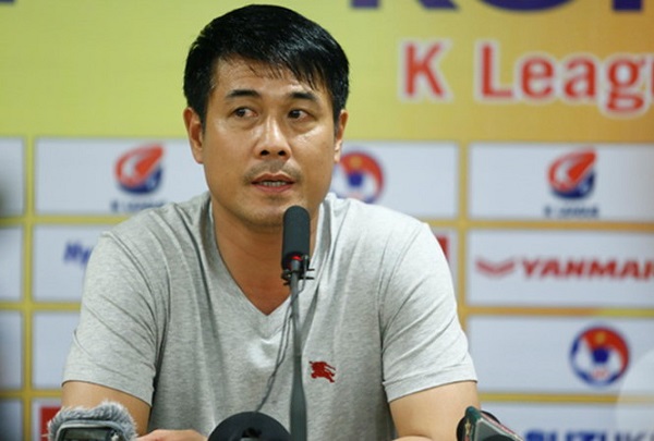 HLV Hữu Thắng ‘tung hỏa mù’ khi gặp Ngôi sao K-League