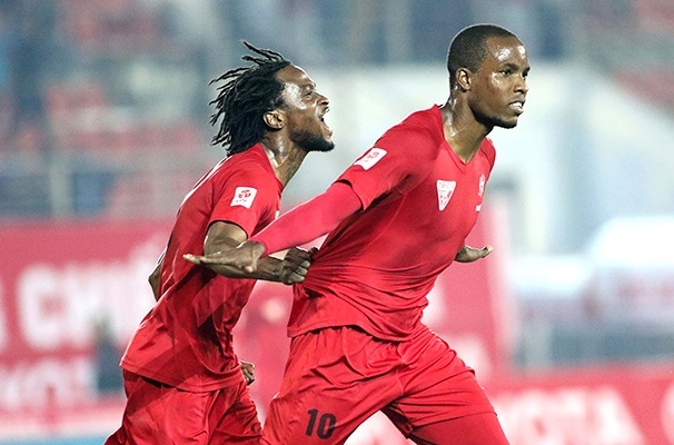 Nóng: Ngoại binh Errol Stevens dọa kiện Hải Phòng lên FIFA