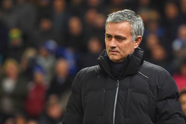 14 CLB theo đuổi, Man Utd mất sao vô địch World Cup