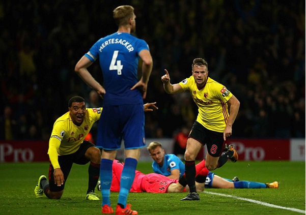 Hàng thủ mắc lỗi, Arsenal lại nhận thất bại đau đớn