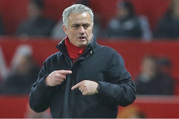 Mourinho không còn kiểm soát được M.U, nội bộ đã loạn