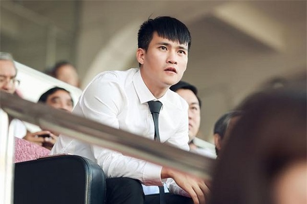 Công Vinh áp phe ngoạn mục, mua sao cho TP HCM