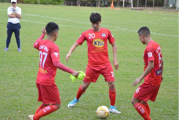 Bất ngờ với buổi tập đầu của Tuấn Anh và tân binh Hàn Quốc