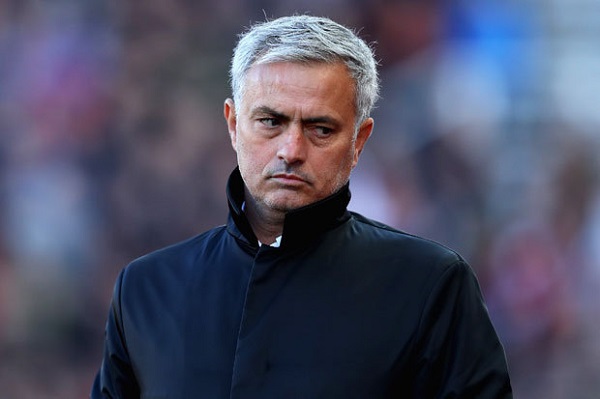 Mourinho xác nhận mất 2 cầu thủ trước đại chiến Sevilla