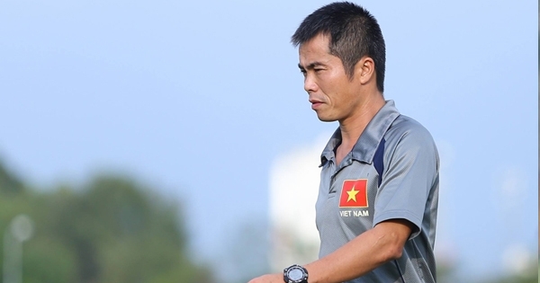 HLV Minh Đức khuyên học trò không bắt chước Công Phượng