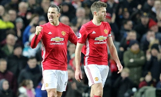 Ibrahimovic cán mốc đặc biệt trong màu áo M.U