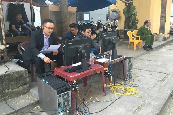 Trận Hải Phòng vs Sài Gòn được bình luận trực tiếp ở quán trà đá