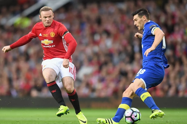 Thống kê xuyên thế kỷ: Man Utd thua cả Everton