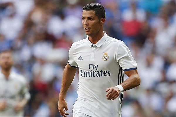 Ronaldo chính thức lên tiếng về việc tới Việt Nam