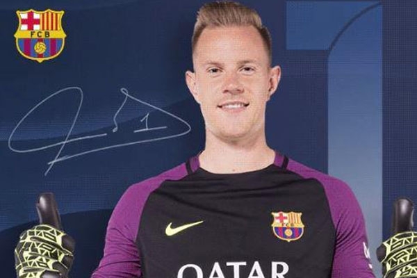 CHÍNH THỨC: Barca giữ chân số 1 với giá 180 triệu