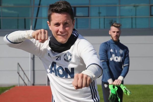 Herrera từ chối Barca, ‘tuyên chiến’ với Real Madrid