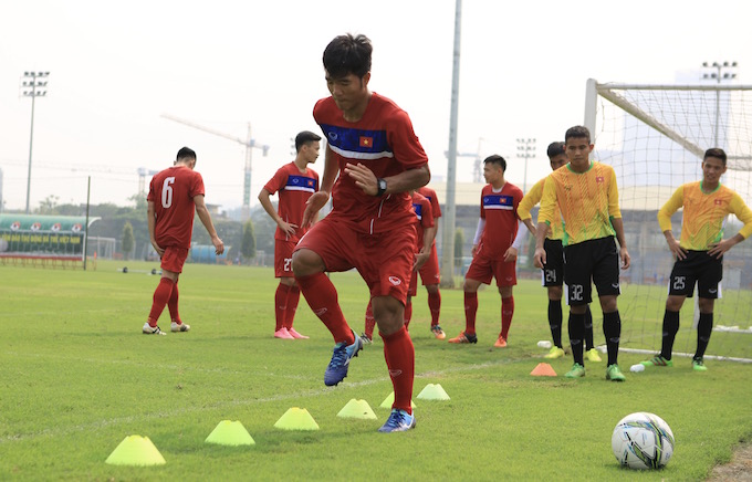 'Cầu thủ U20 sẽ cạnh tranh sòng phẳng với đàn anh U22 VN'