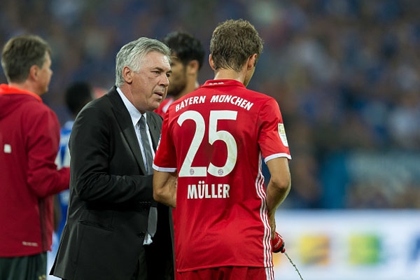 Bất ngờ với lý do HLV Ancelotti bị cầu thủ ‘đâm sau lưng’