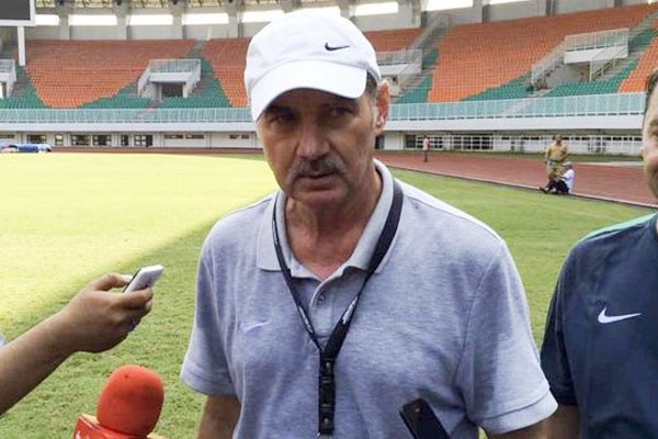 HLV Alfred Riedl bất ngờ tái xuất tại Đông Nam Á