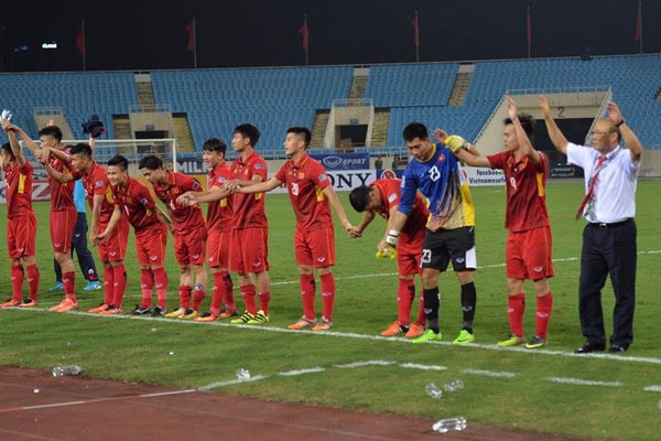 BLV Quang Huy cảnh báo VFF về HLV Park Hang-seo