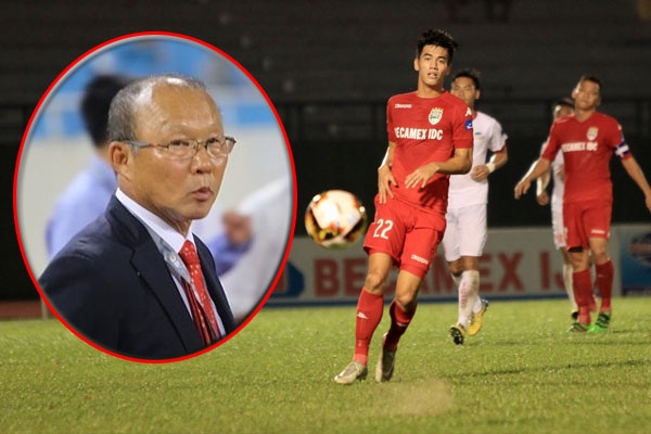U23 Việt Nam chưa hội quân, HLV Park Hang Seo đã gặp khó