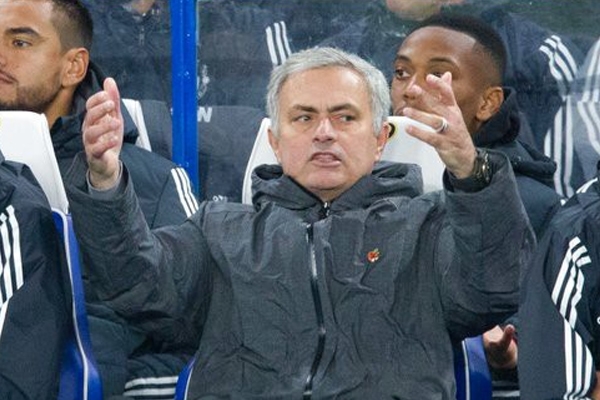 Mourinho lần 3 hỏi mua siêu tiền vệ La Liga