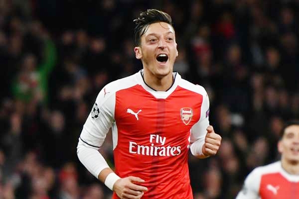 Chuyển nhượng chiều 12/12: Arsenal ra chiêu cuối cùng với Ozil