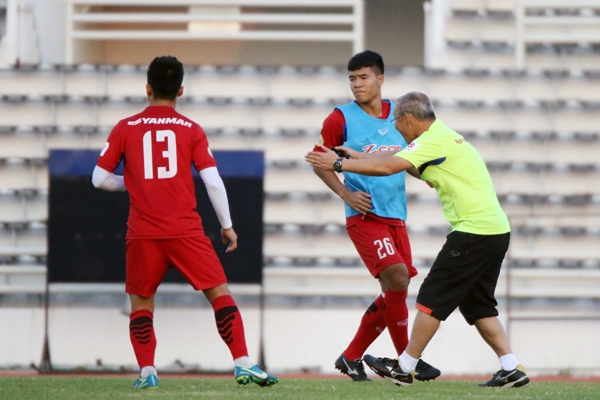 HLV Park Hang Seo tiếp tục luyện 'bài tủ' cho U23 Việt Nam