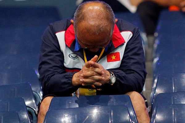 Thầy Park ‘ngủ gật’, U23 Việt Nam không phù hợp chơi 3-4-3