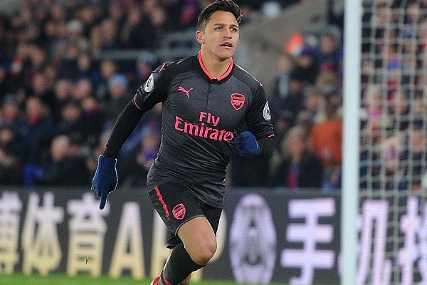 Sanchez lập cú đúp, Arsenal dễ dàng hạ Crystal Palace