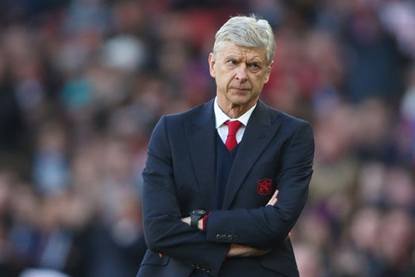 Chuyển nhượng sáng 4/1: Arsenal chuẩn bị đón tân binh đầu tiên