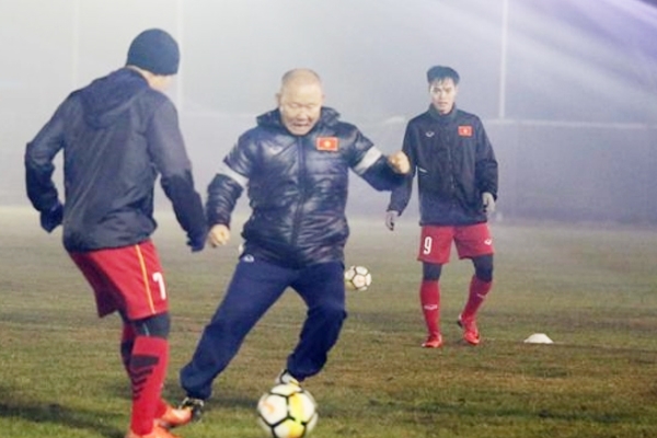 Báo Hàn giải thích lý do gọi Park Hang Seo là Guus Hiddink Việt Nam