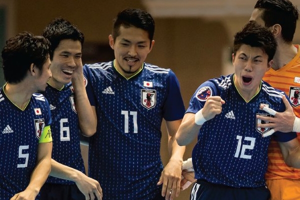 Xác định 2 cặp bán kết Futsal châu Á 2018