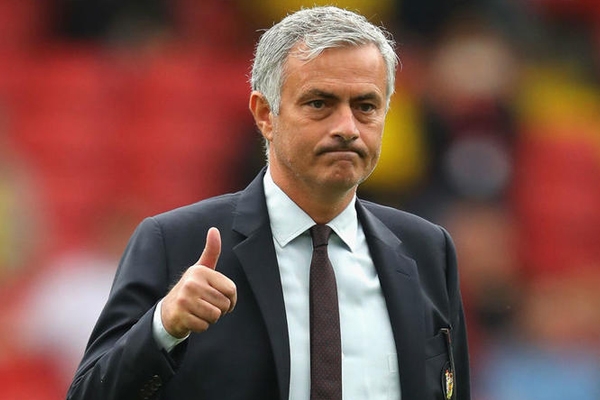 Hé lộ cái tên đầu tiên bị HLV Mourinho thanh lý