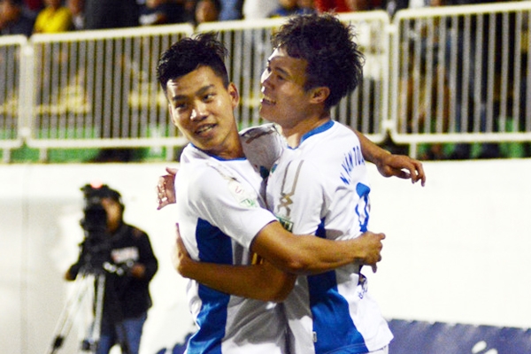 Văn Toàn nổ súng, HAGL có chiến thắng đầu tiên ở V-League