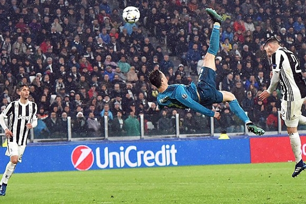 CR7 lập siêu phẩm, Real Madrid thắng đậm Juventus