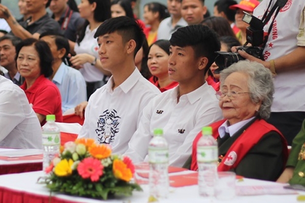 Sao U23 Việt Nam có hành động cực ý nghĩa