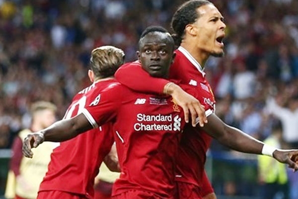UEFA chọn đội hình hay nhất Champions League: Tranh cãi