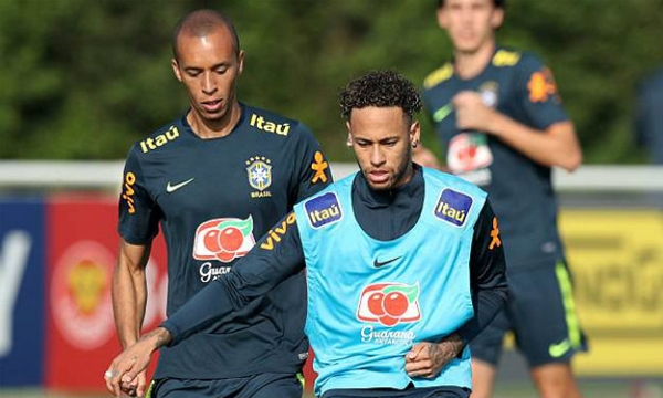 Tin HOT World Cup: Neymar đổ bộ Tottenham, Brazil “tập bắn”