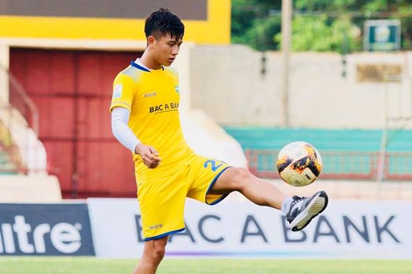 Phan Văn Đức báo tin vui, kịp thời dự AFF Cup 2018?