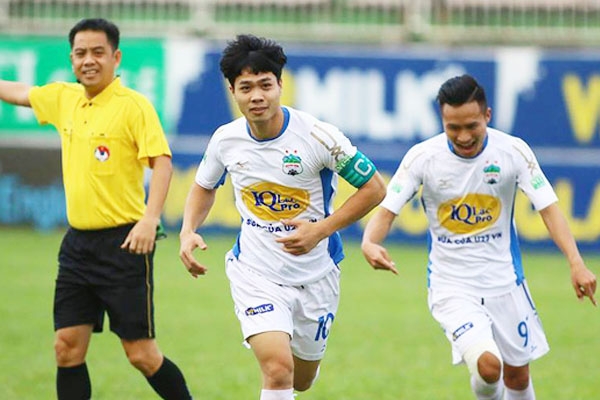 HLV HAGL: “Tôi có nhân sự đủ chất lượng thay thế Công Phượng”