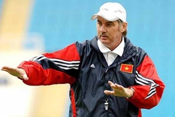 HLV Riedl: 'ĐT Việt Nam đối mặt với áp lực lớn tại AFF Cup'
