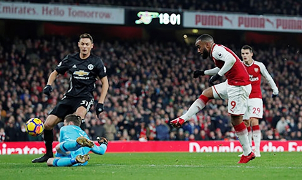Tiếp đón Arsenal, Man Utd tan hoang hàng phòng ngự