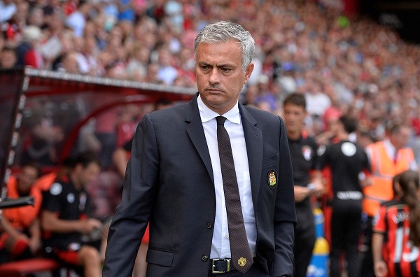 PSG mừng rỡ khi gặp MU, Mourinho có thể bị sa thải