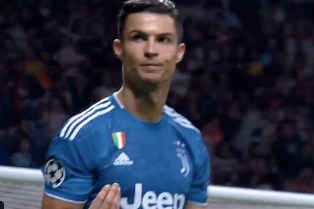 Ronaldo giải thích hành động kì lạ khiến CĐV Atletico tức giận