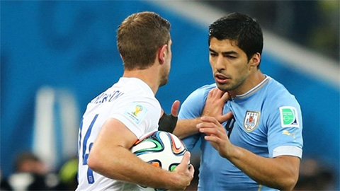Sao Liverpool muốn giết chết Luis Suarez