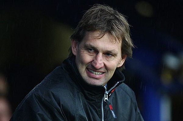 Tony Adams ra yêu cầu bất ngờ với Real Madrid